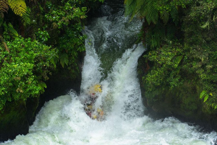Raft in den Tutea Falls im Kaituna River