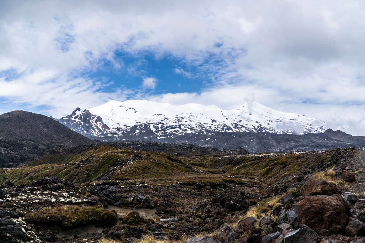 Der schneebedeckte Mount Ruapehu im Tongariro Nationalpark in Neuseeland