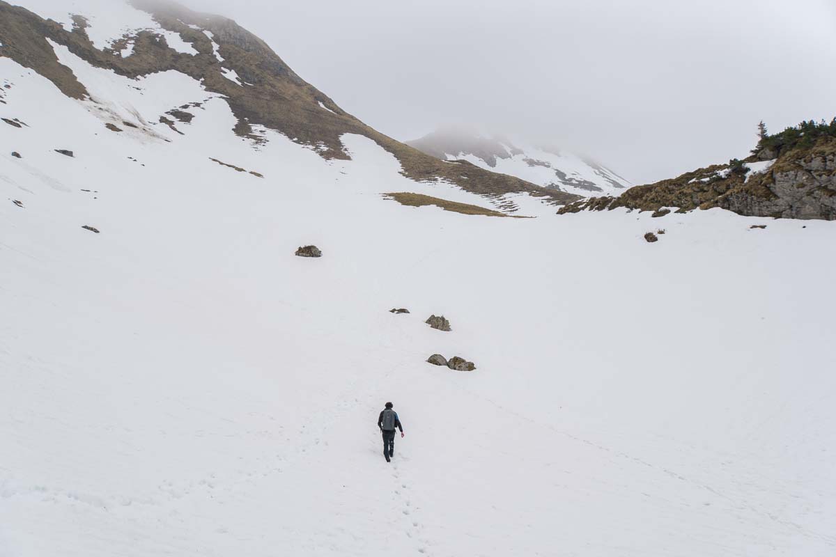 Schnee auf der Wanderung zum Schrecksee