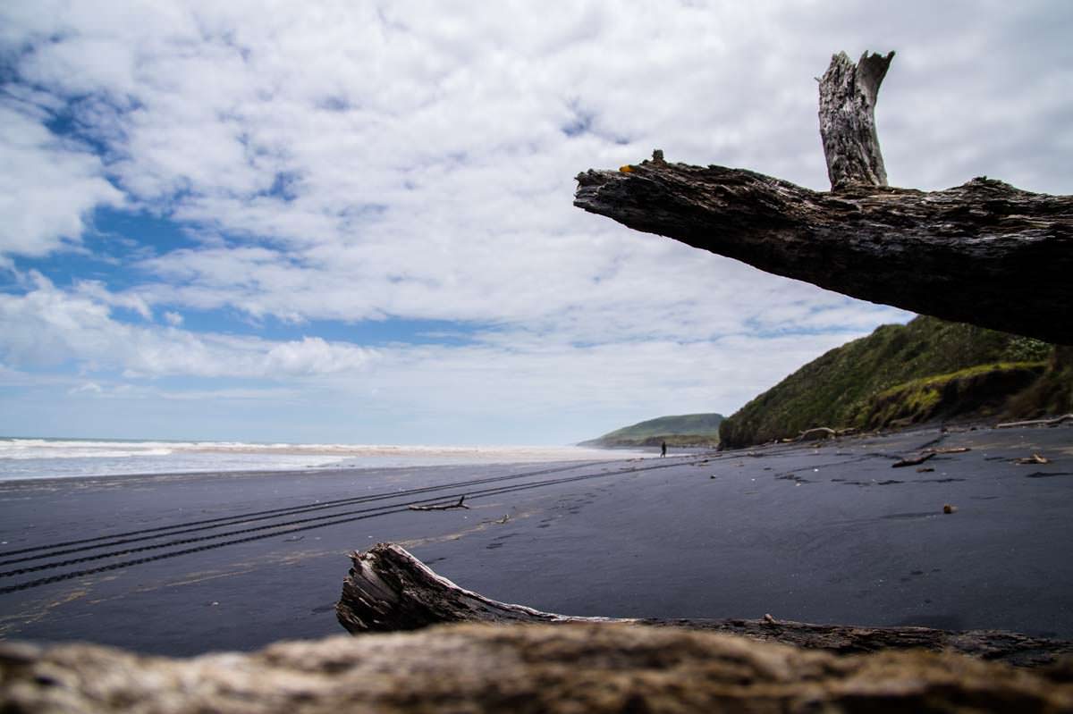 Awakino Beach in Neuseeland (Black Sand)
