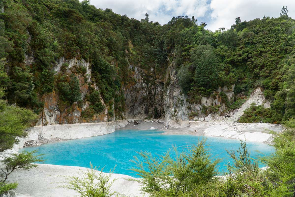 Inferno Crater im Waimangu Volcanic Valley in Neuseeland