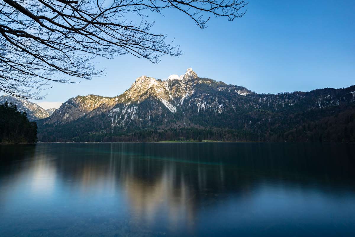 Der Alpsee in Füssen mit Säuling im Hintergrund