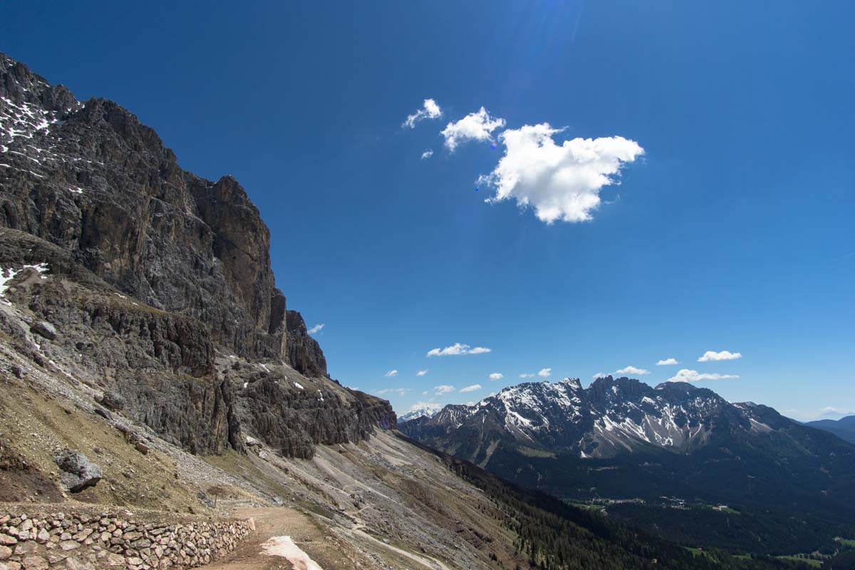 Wandern im Rosengarten in den Dolomiten