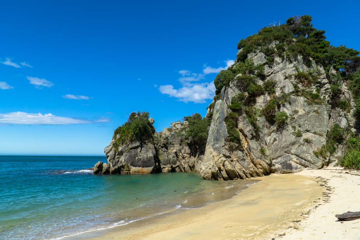 Anapai Bay im Abel Tasman Nationalpark in Neuseeland