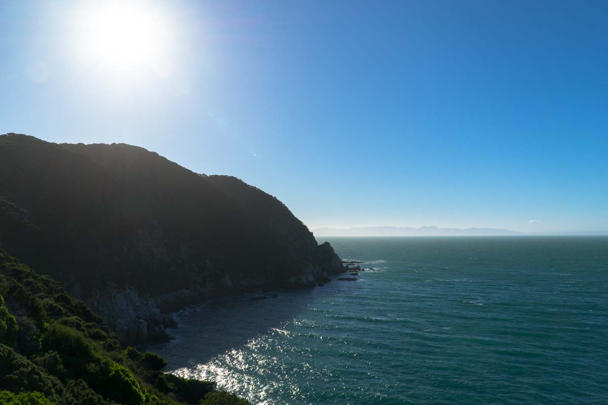 Blick auf Farewell Spit vom Separation Point im Abel Tasman Nationalpark