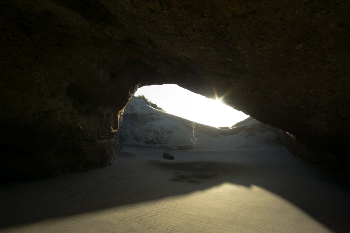 Höhle am Wharariki Beach in Neuseeland