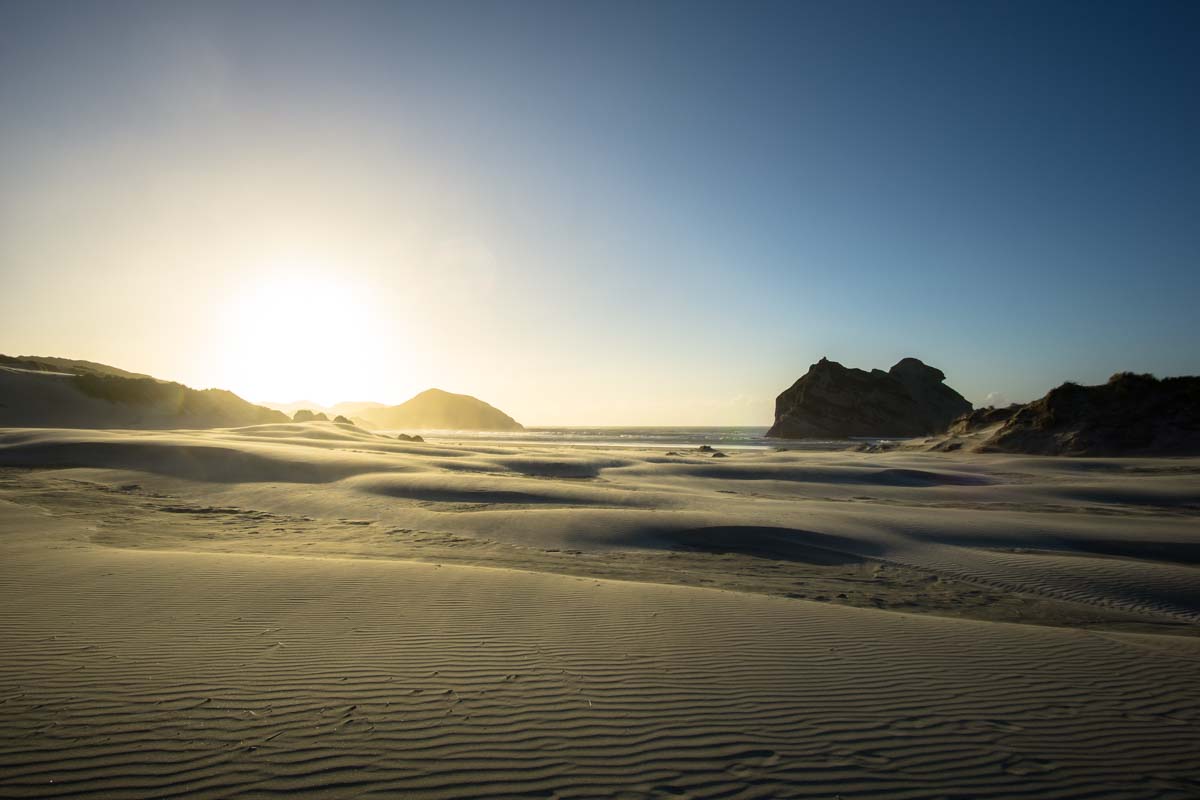 Dünen am Wharariki Beach in Neuseeland