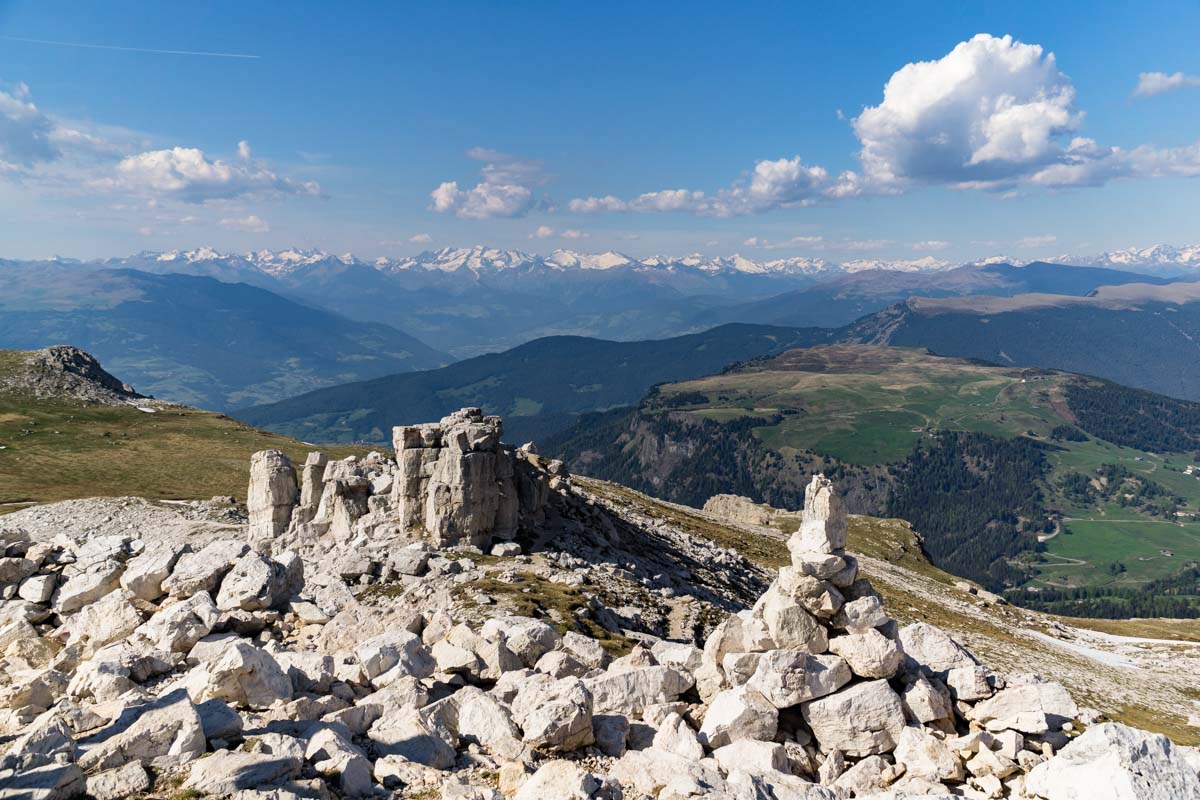 Ausblick vom Gipfel des Monte Pez