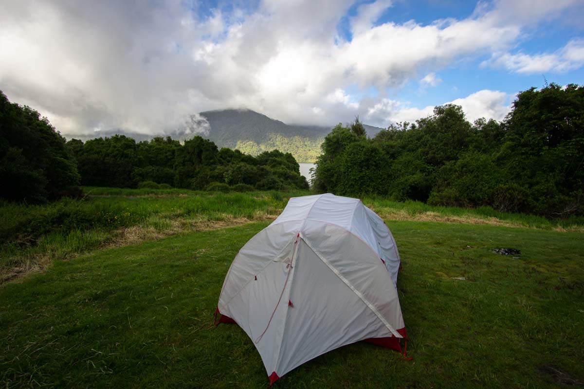 Hans Bay - Lake Kaniere Campsite in Neuseeland