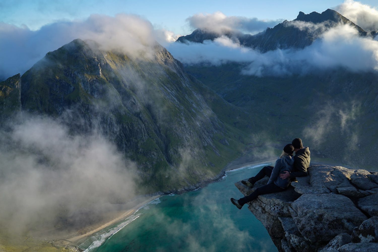 Blick vom Ryten auf Kvalvika Beach, Norwegen