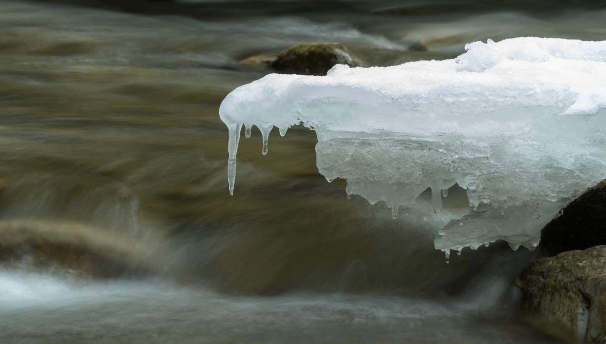 Im unteren Abschnitt des Eistobels findet man einige interessante Eisgebilde. Eisformation im Eistobel im Winter