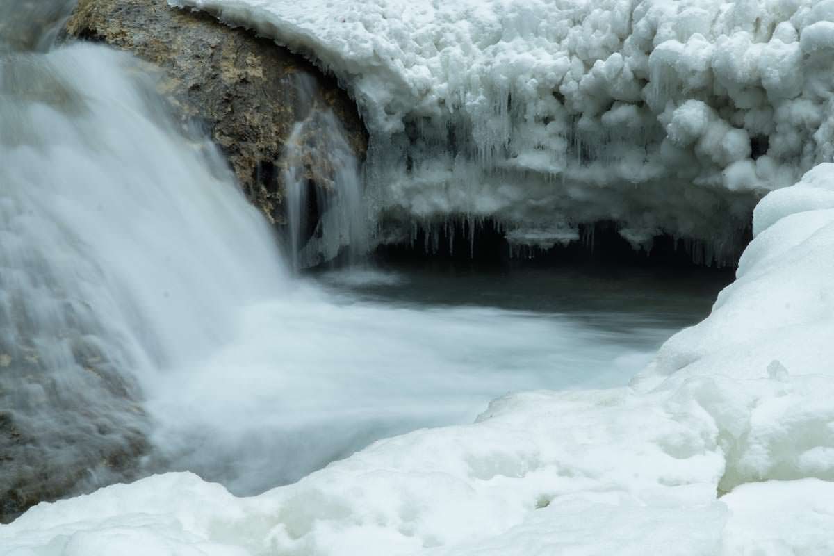 Erste Wasserfälle im Eistobel im Winter