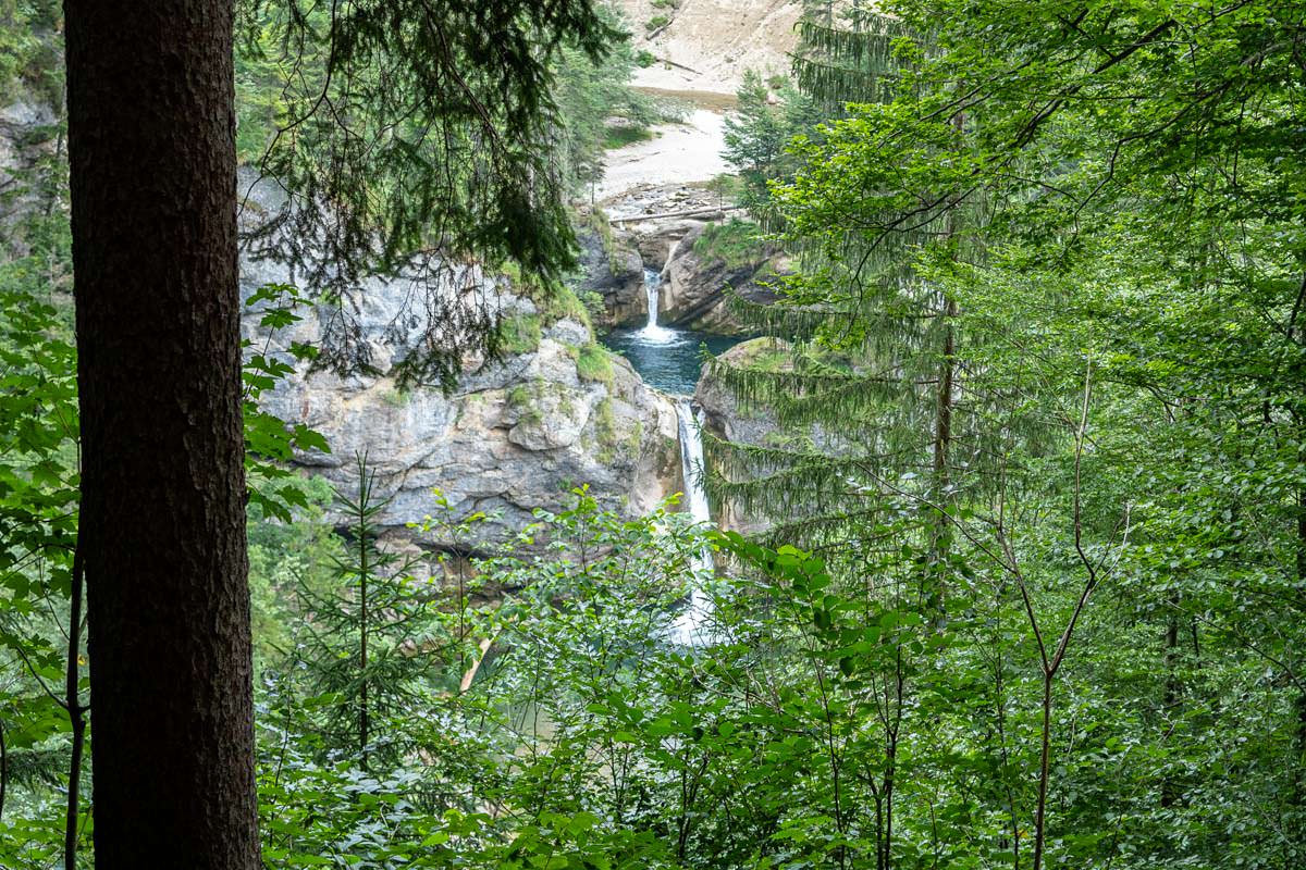 Die beste Fotomöglichkeit der Buchenegger Wasserfälle liegt im Naturwaldreservat Achrain