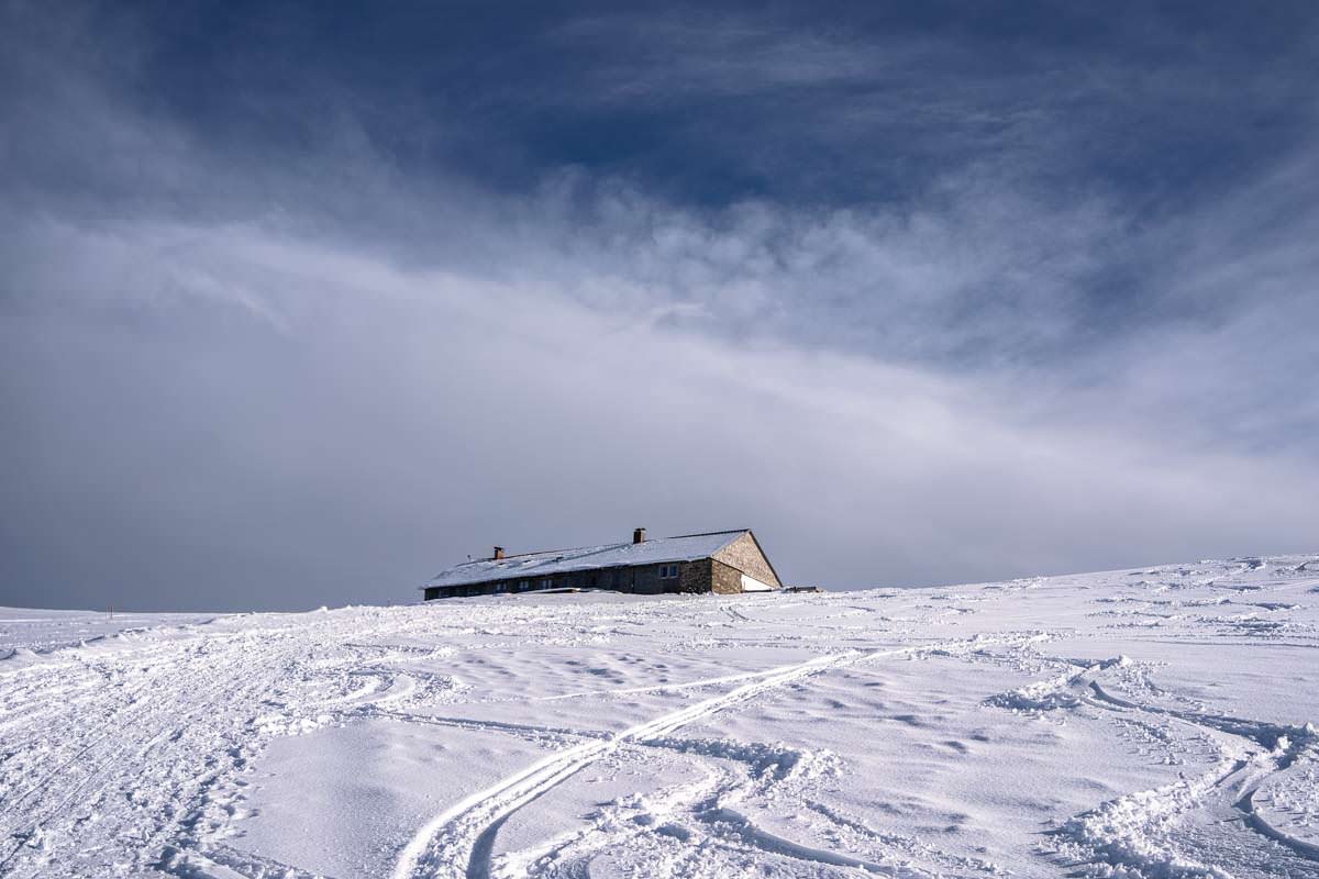 Grüntenhütte im Schnee