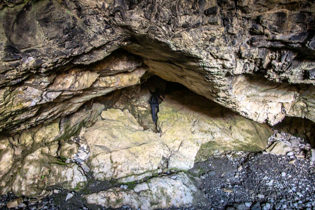 Einstieg in die Arapi Höhle (Albanien)