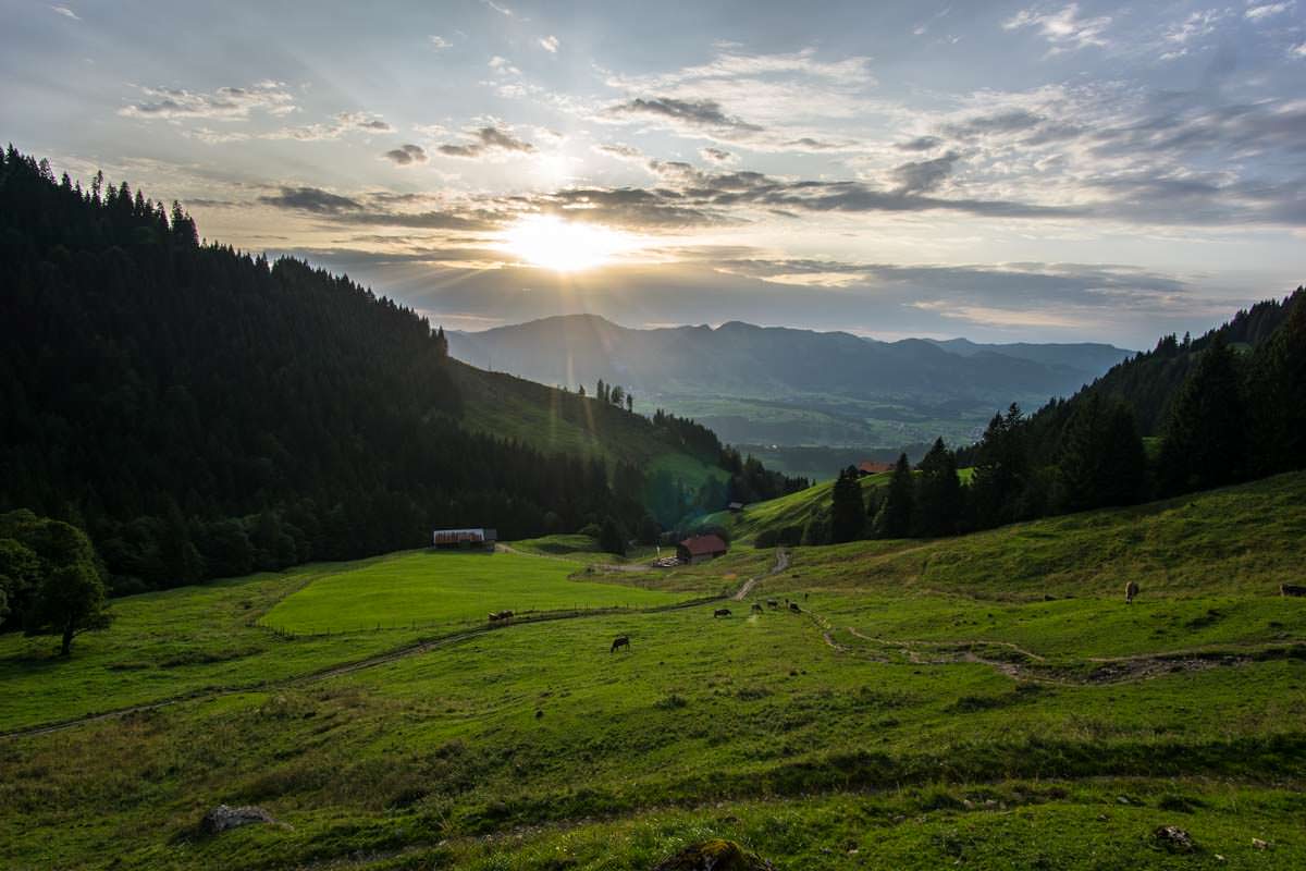 Sonnenuntergang über der Richteralpe im Allgäu