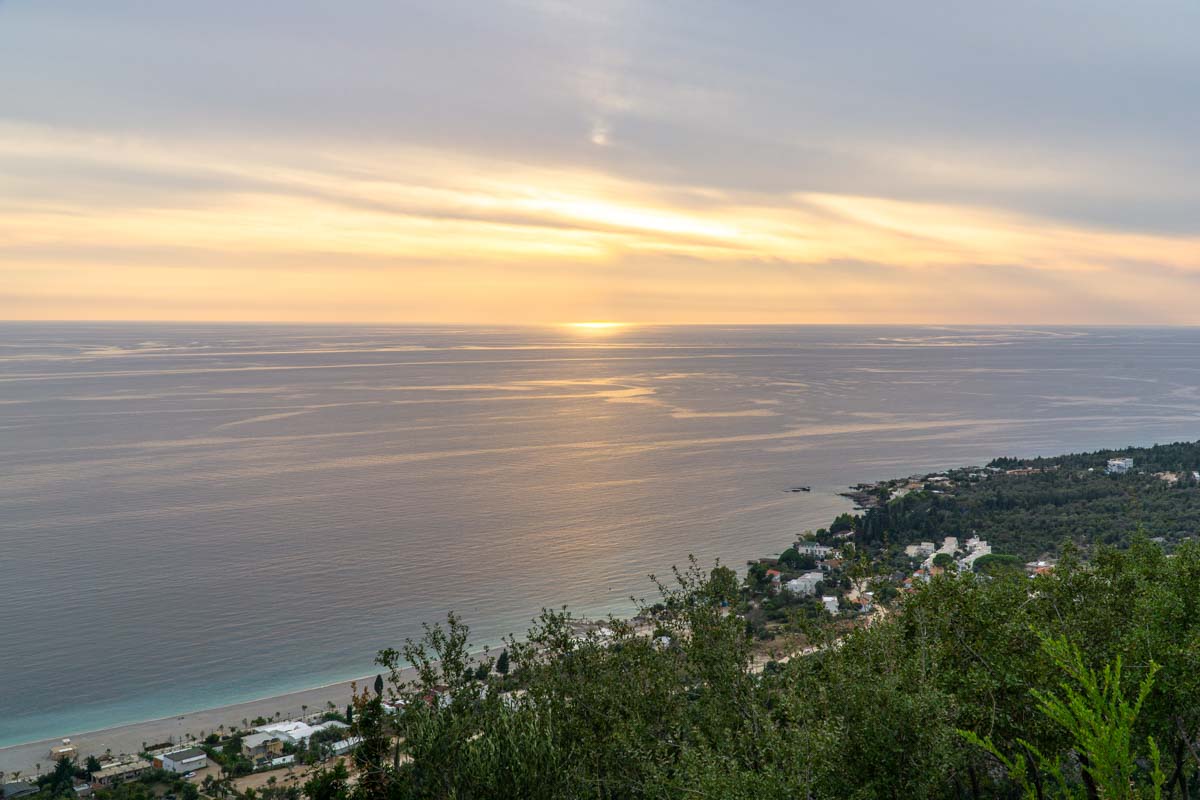 Unvergessliche Sonnenuntergänge bei einem Urlaub in Albanien