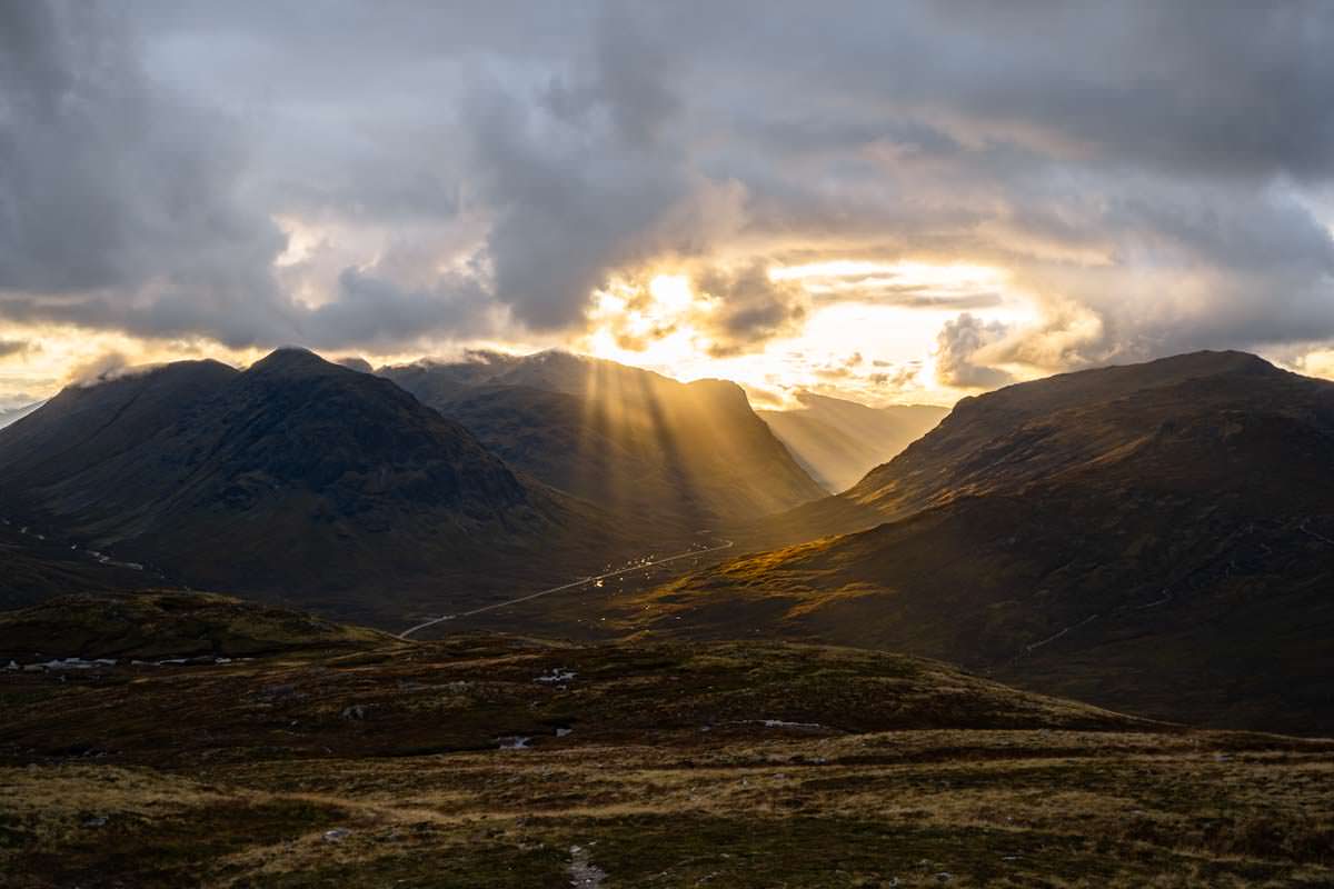 Sonnenuntergang am Beinn A Chrulaiste