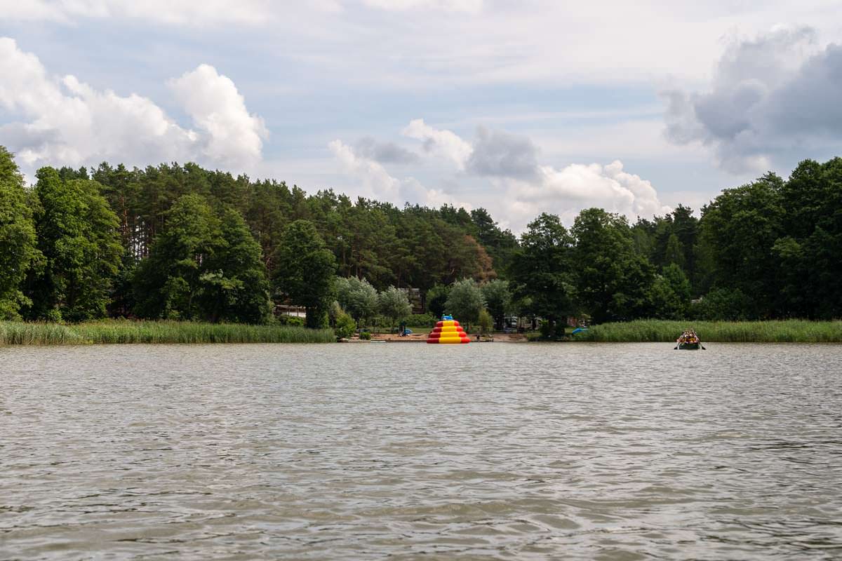 Der Naturcampingplatz Hexenwäldchen liegt wunderschön im Wald