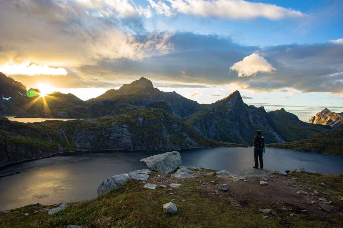 Blick über den Tennesvatnet auf den Lofoten