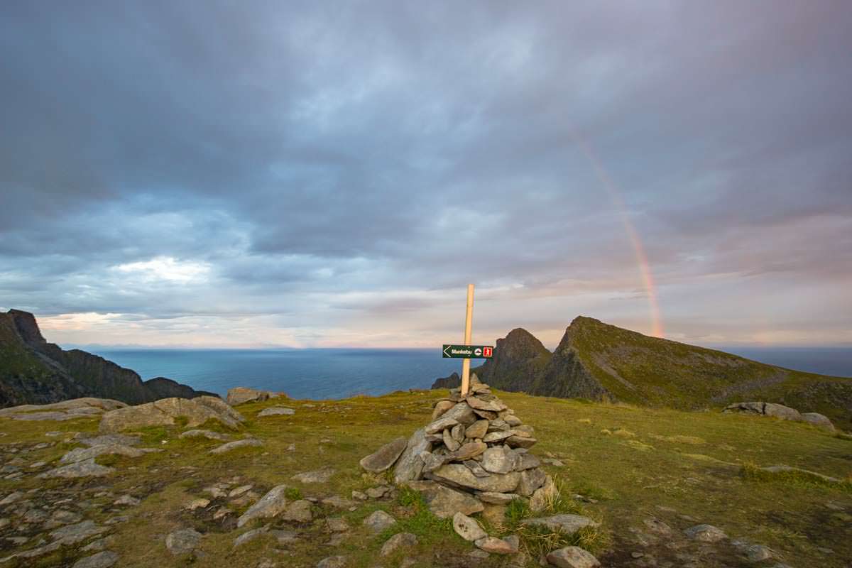 Hoch über dem Meer: eine Wanderung zur Munkebu Hut