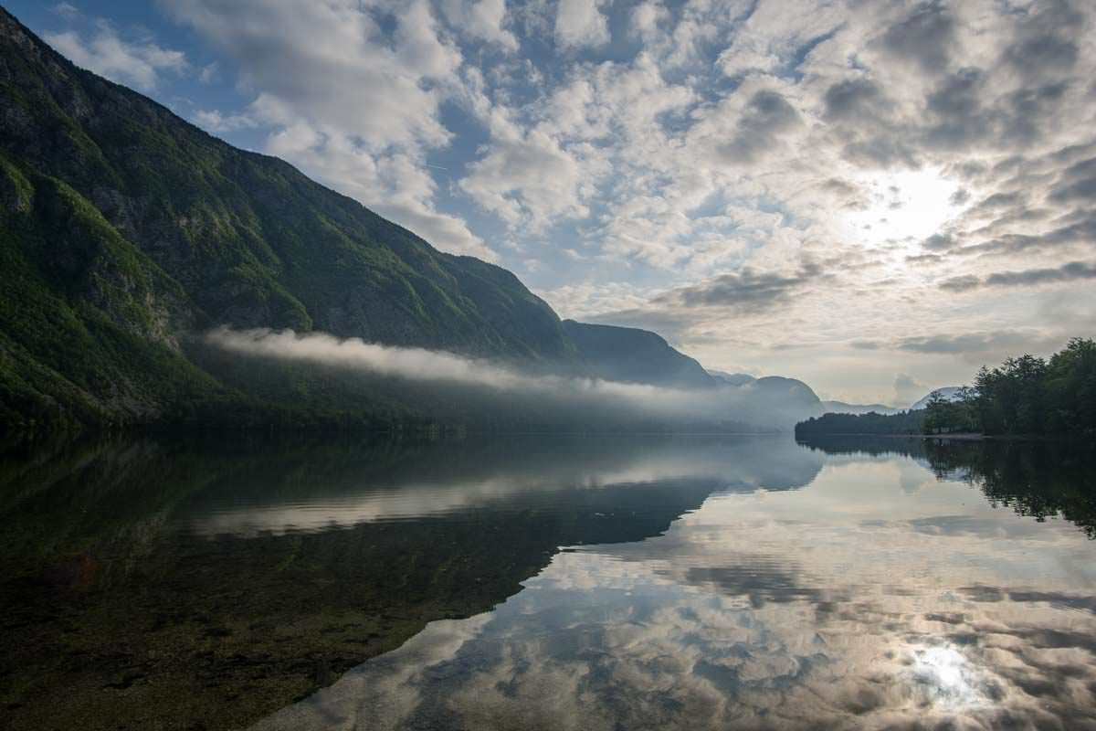 Wanderungen am Ufer des Bohinj See im Nationalpark Triglav