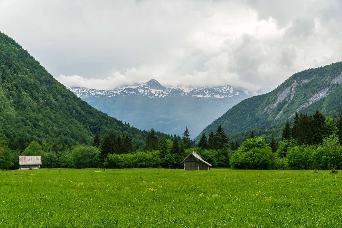 Wanderung durch das Voje Tal zum Mostnica Wasserfall im Nationalpark Triglav