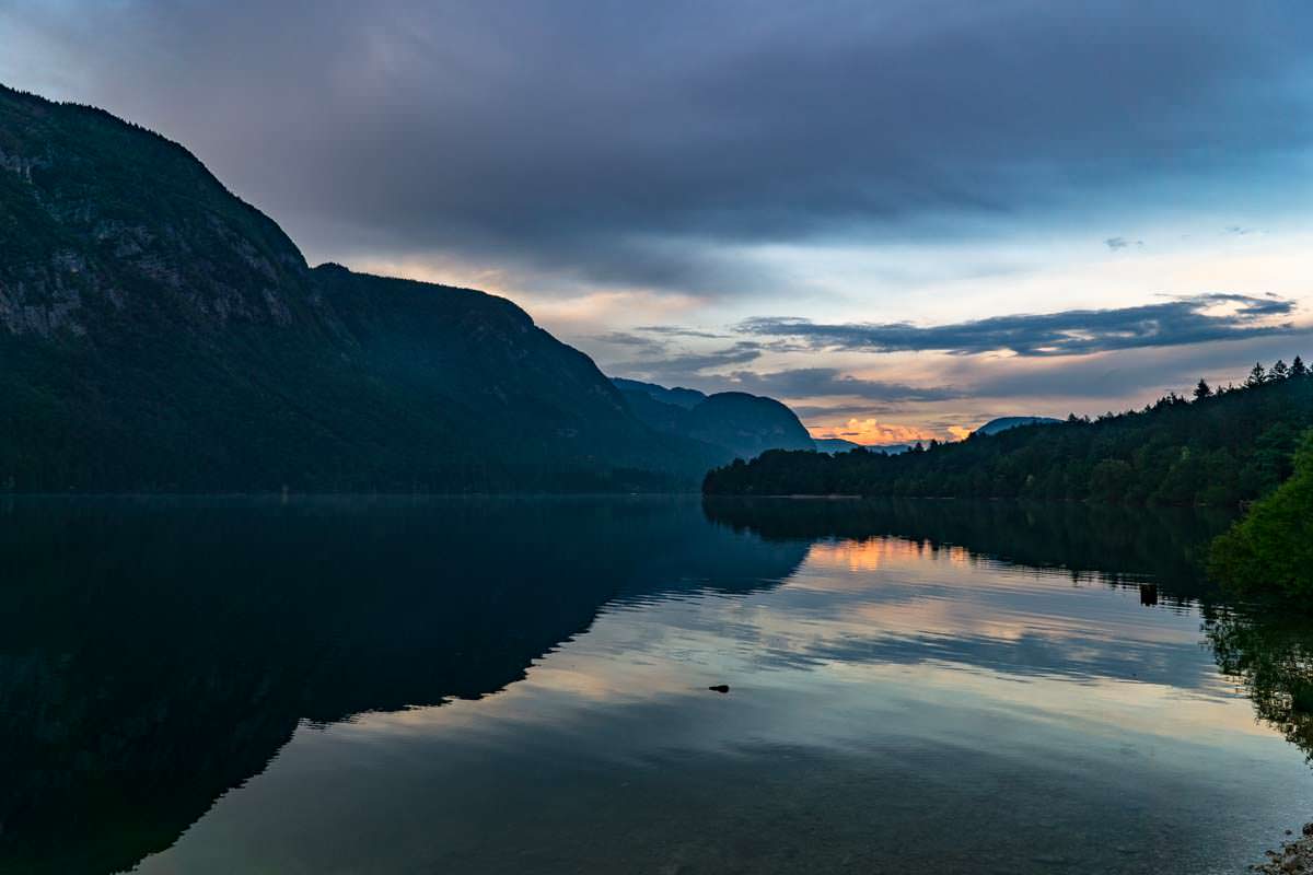 Blick aus unserem Zelt beim Camping im Nationalpark Triglav