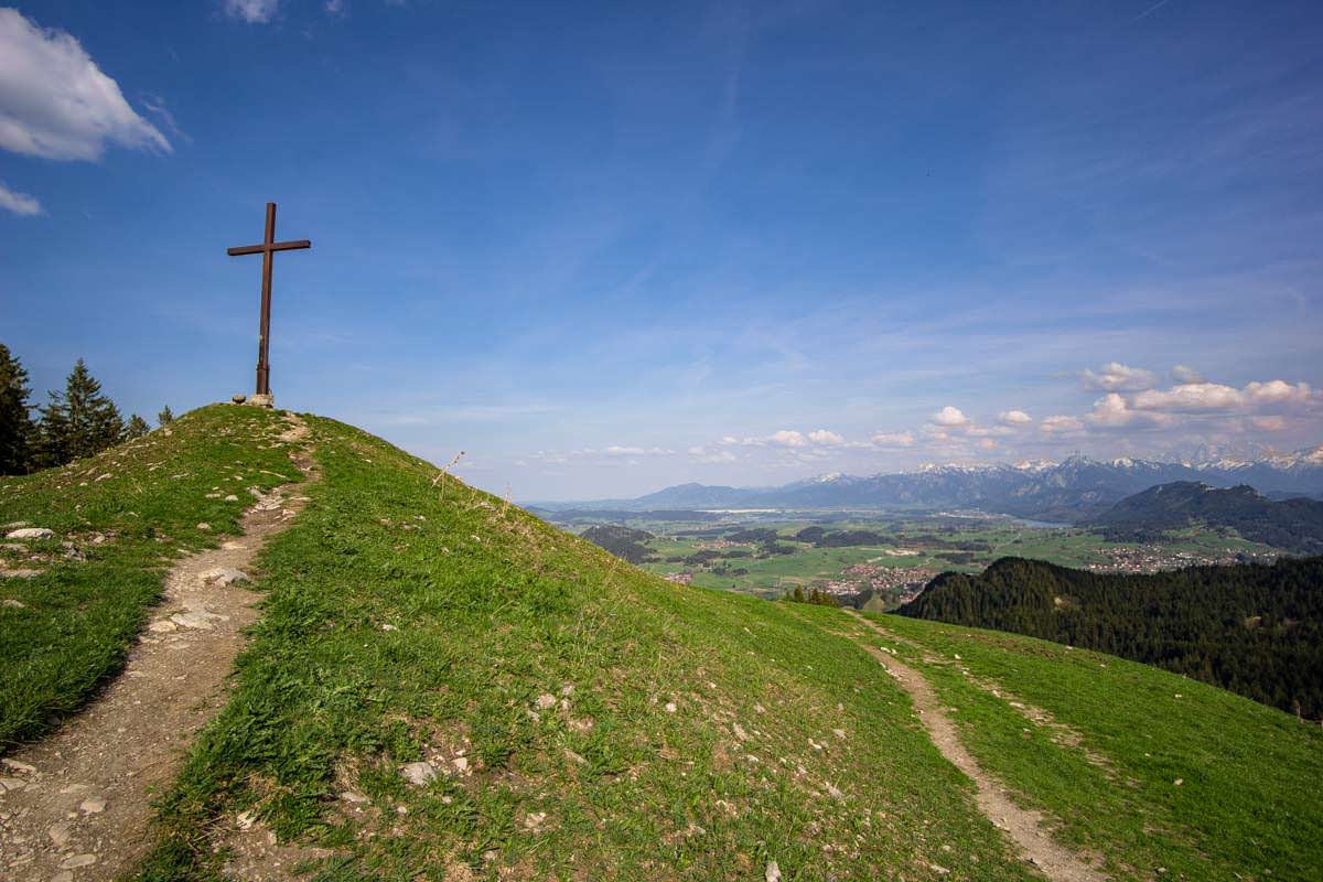 Die Kappeler Alp mit Gipfelkreuz