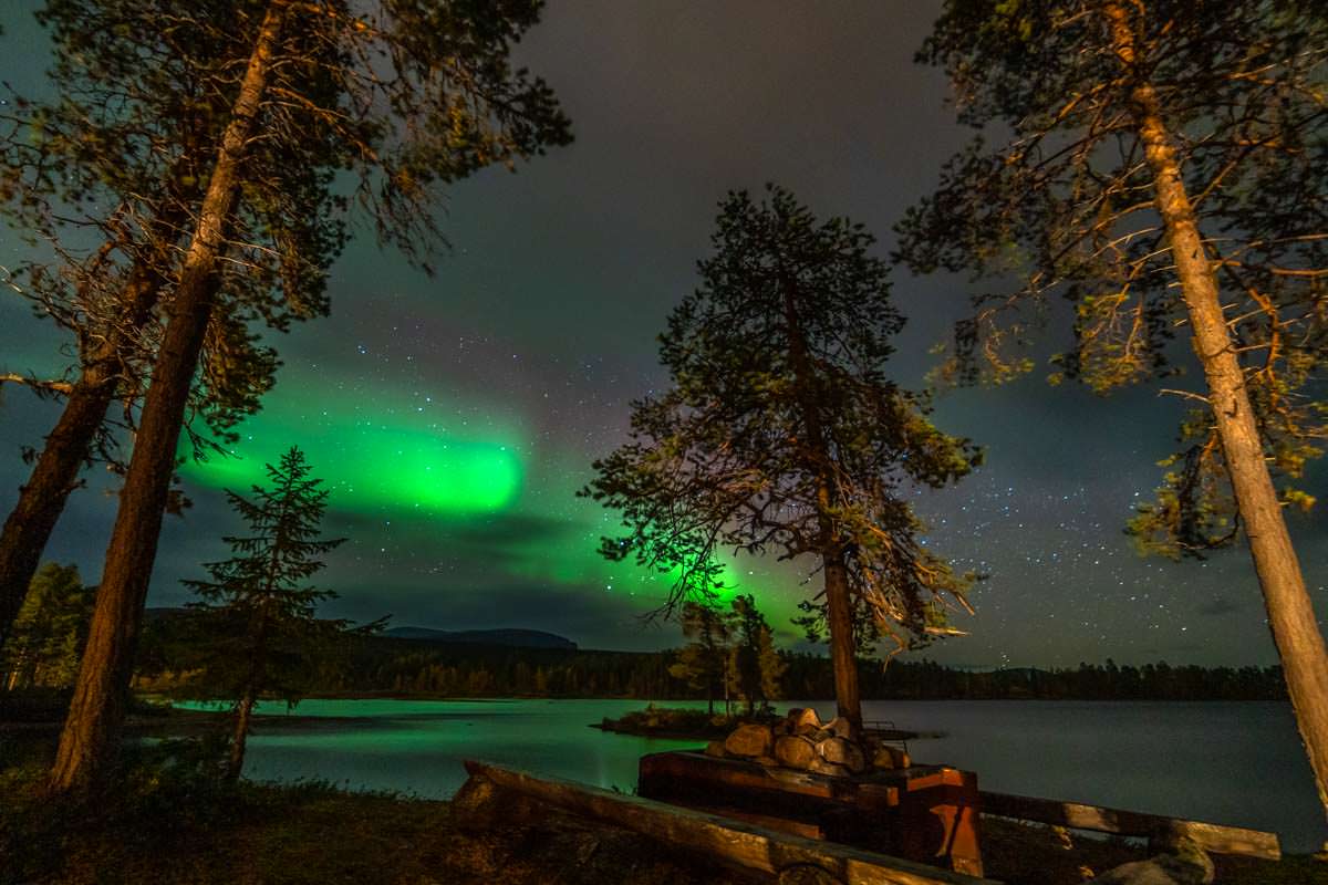 Camping unter Nordlichtern in Årrenjarka