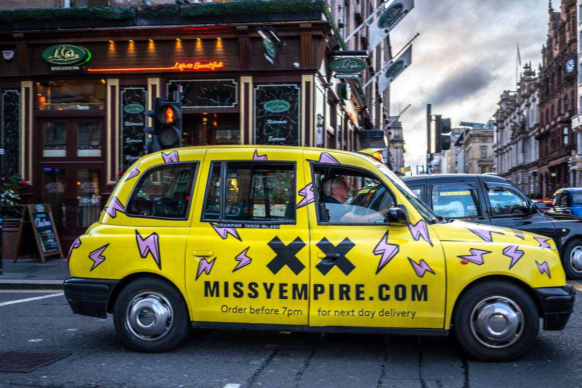 Buntes Taxi in Glasgow